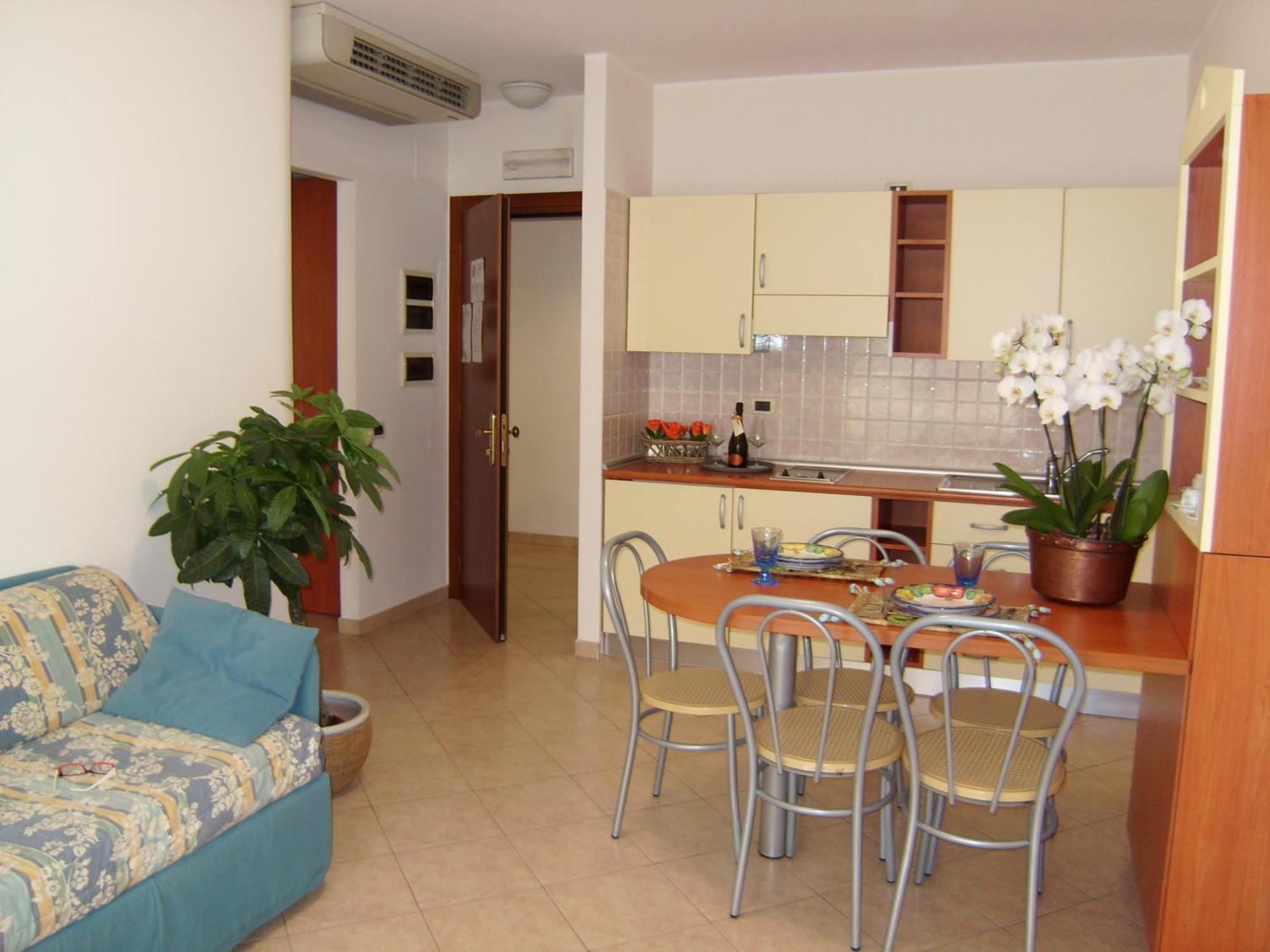 Residence Torre Del Mar Alba Adriatica Habitación foto